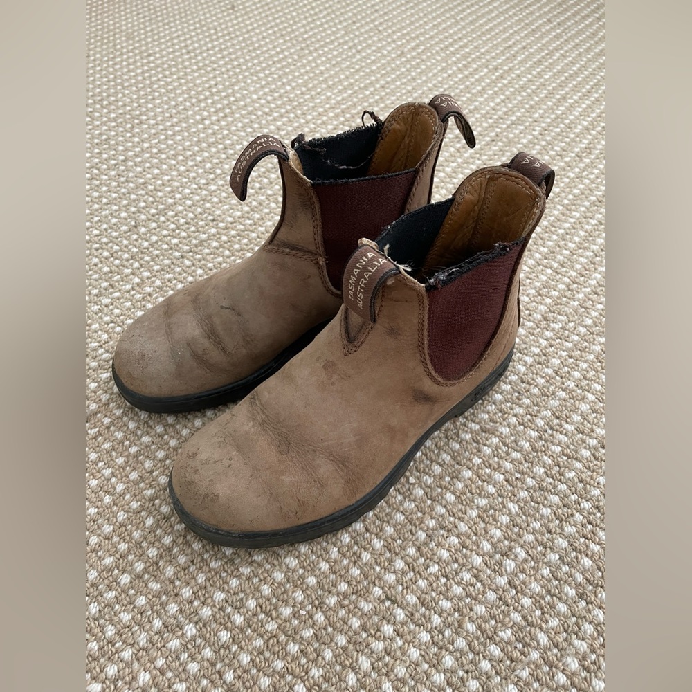 Light Brown Blundstones, Women’s 6.5